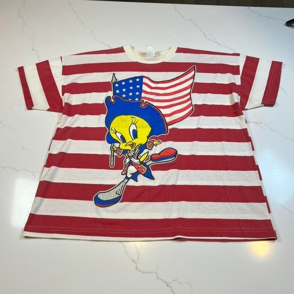 Vintage 90s Looney Tunes Tweety Bird cute graphic striped USA flag graphic shirt